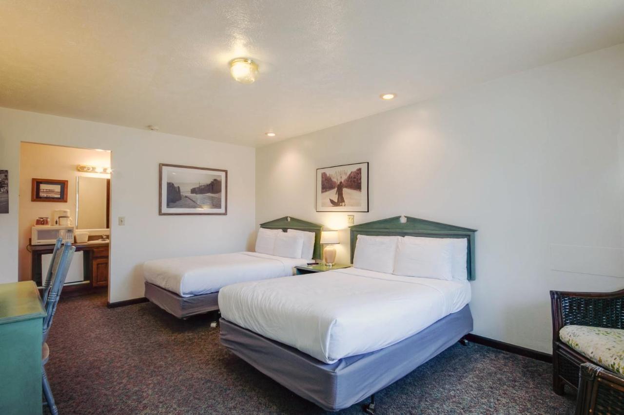 Simmer Motel Wamego Bagian luar foto