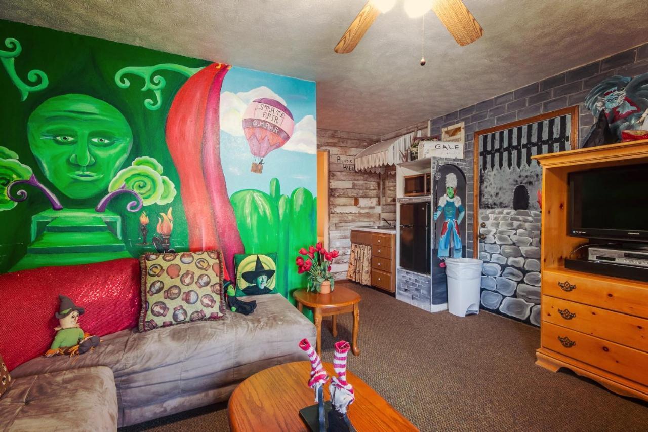 Simmer Motel Wamego Bagian luar foto