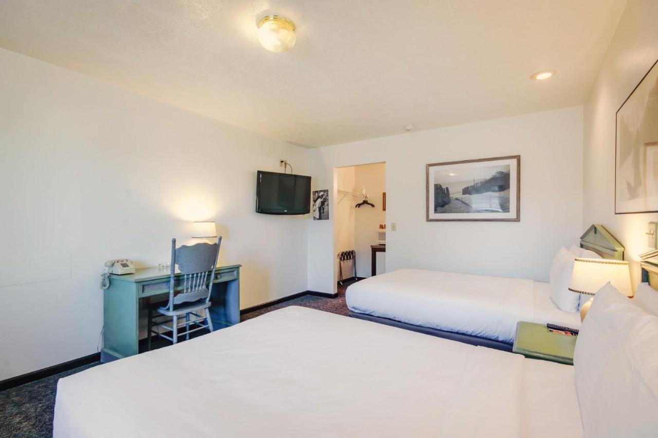 Simmer Motel Wamego Bagian luar foto