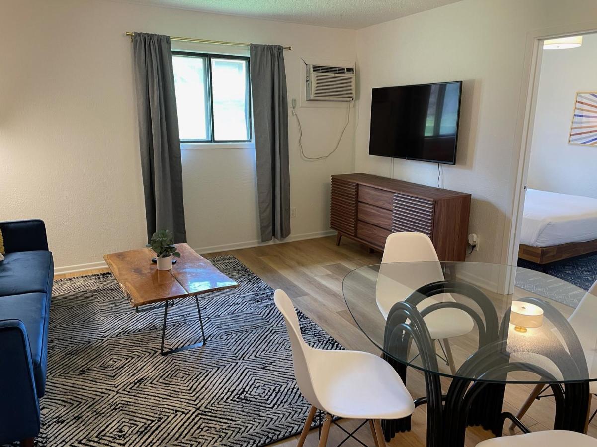 Simmer Motel Wamego Bagian luar foto