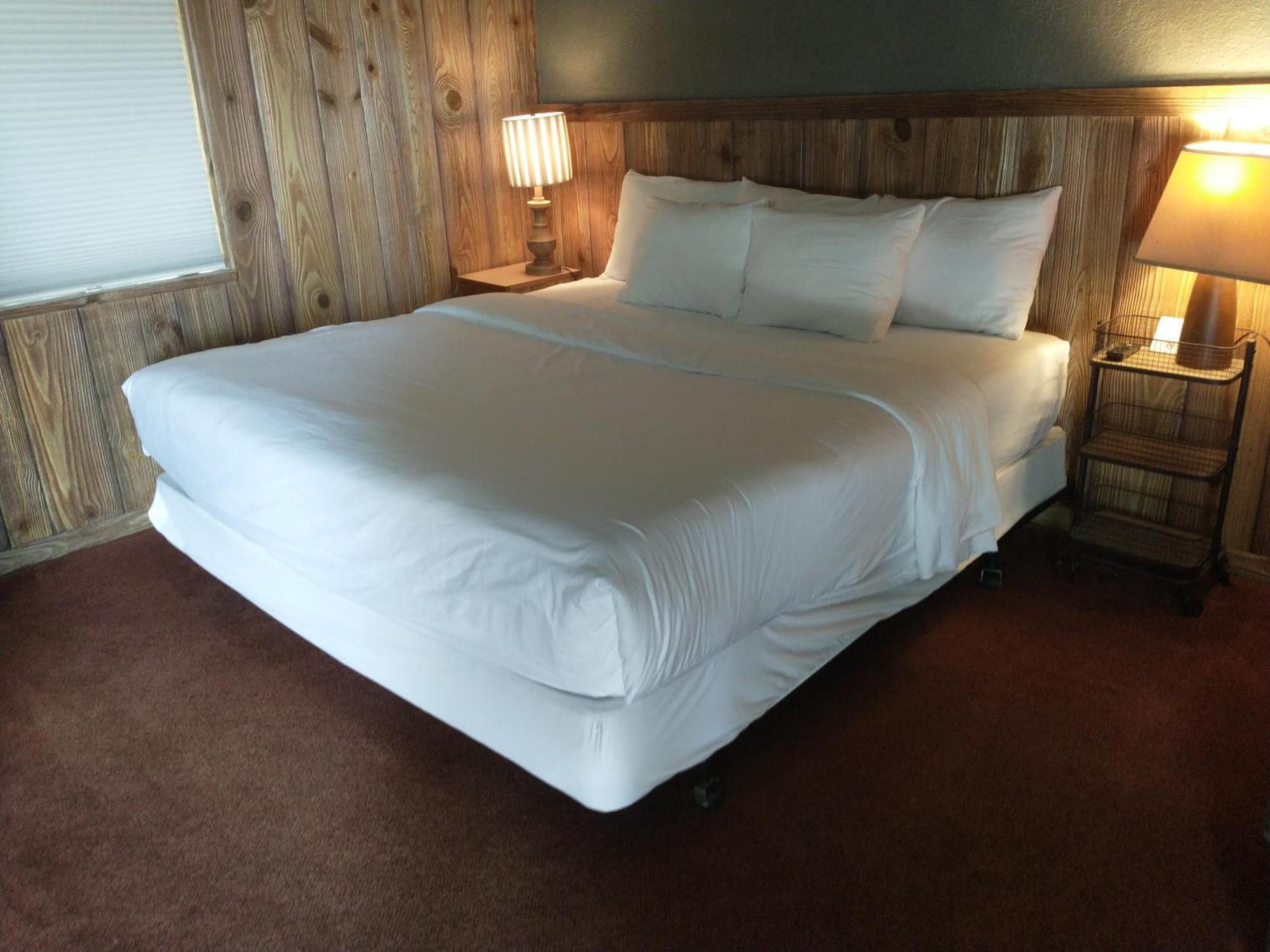 Simmer Motel Wamego Bagian luar foto