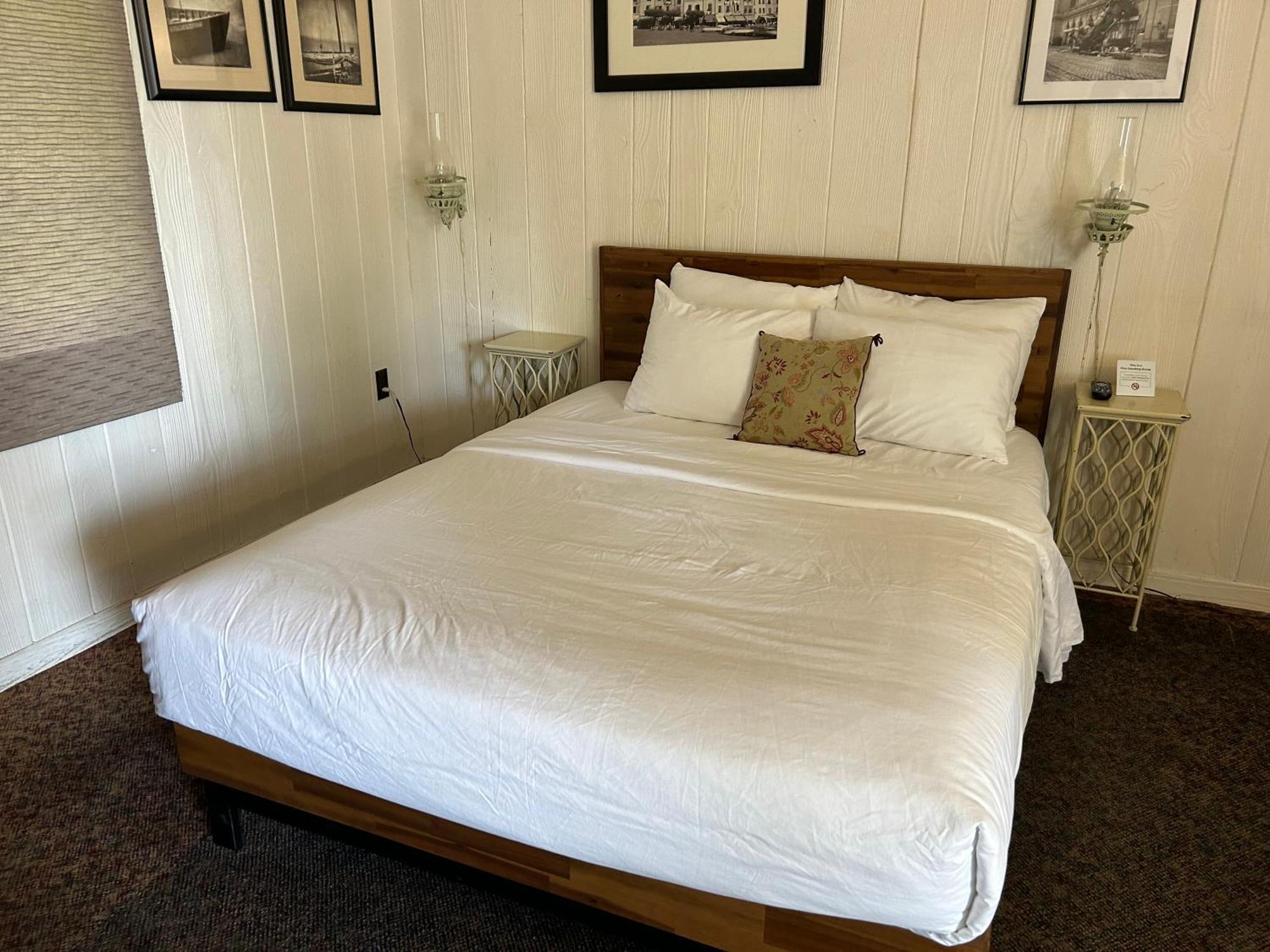 Simmer Motel Wamego Bagian luar foto
